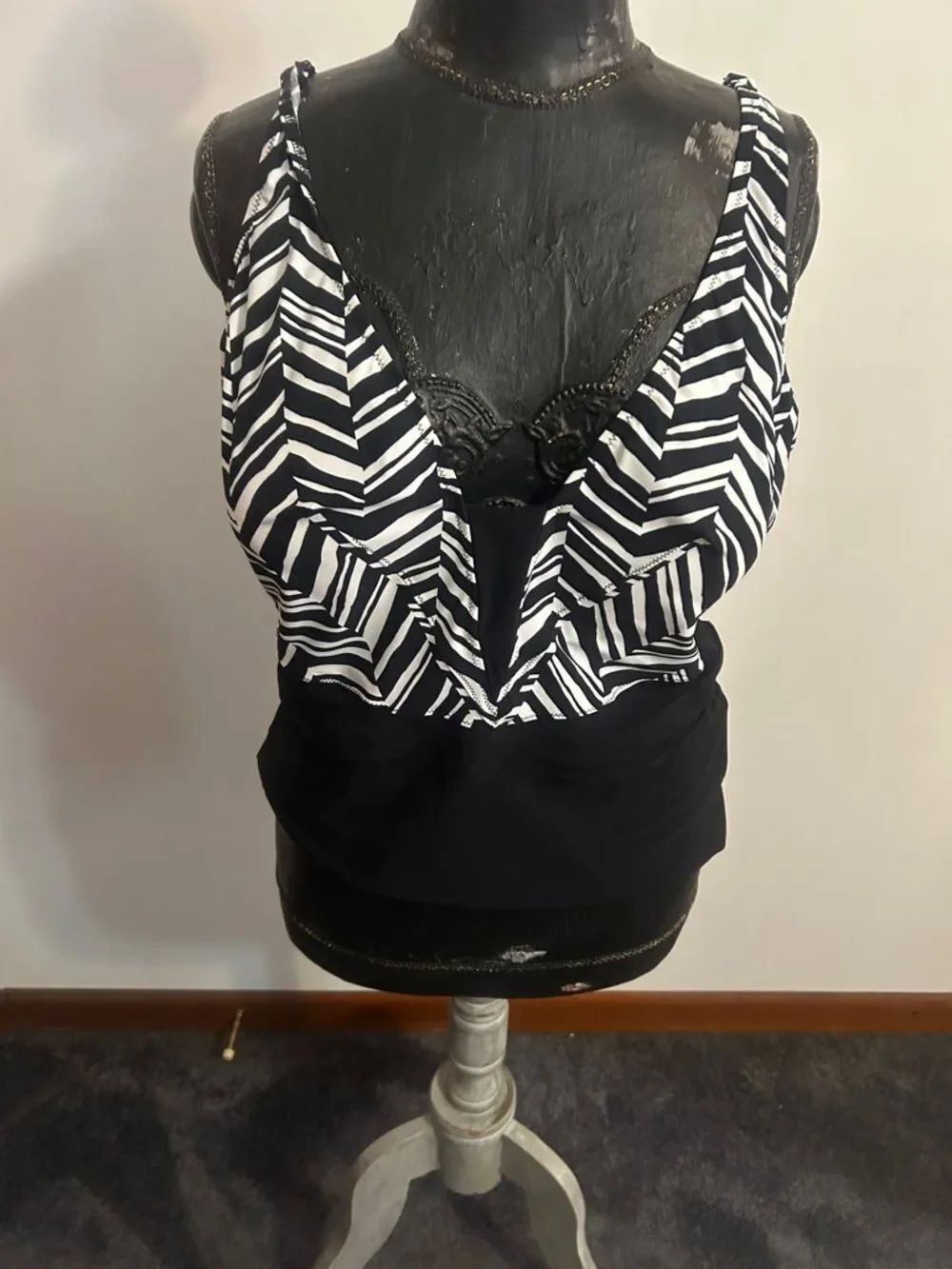 Profile by Gottex Black & White Chevron Deep V Tank Tankini op